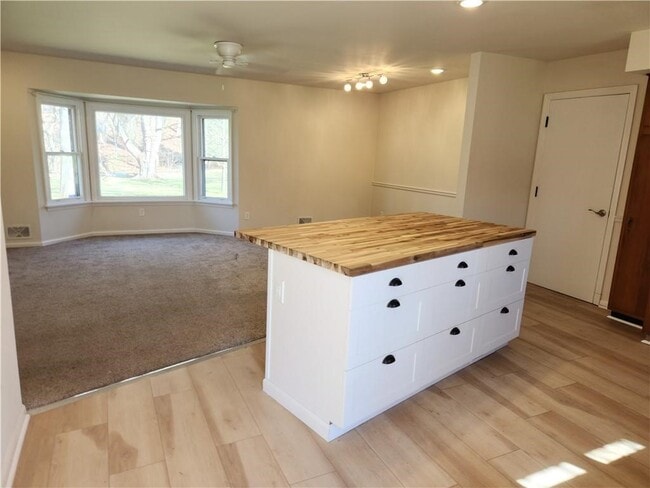 Building Photo - 4 Brook Hollow
