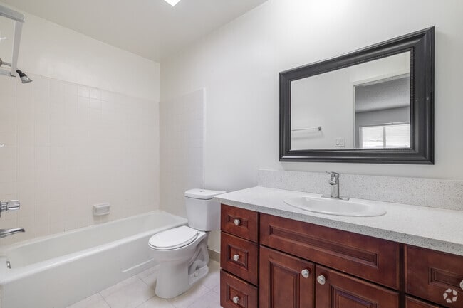 2BR, 2BA - 1,200SF - Bathroom - 309 S Doheny Dr