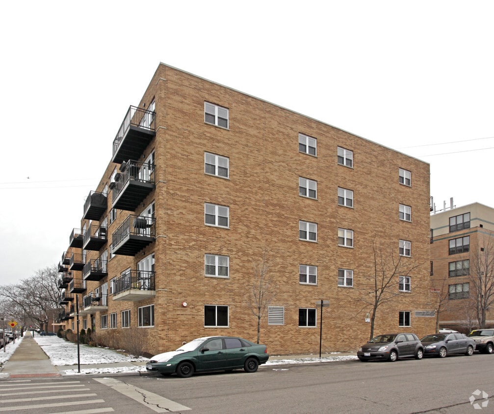 Primary Photo - 2525 W Bryn Mawr Ave