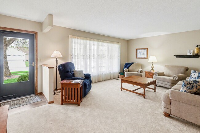 Foto del edificio - For Rent – 3 Bedroom Home in Sunset Hills, Pella
