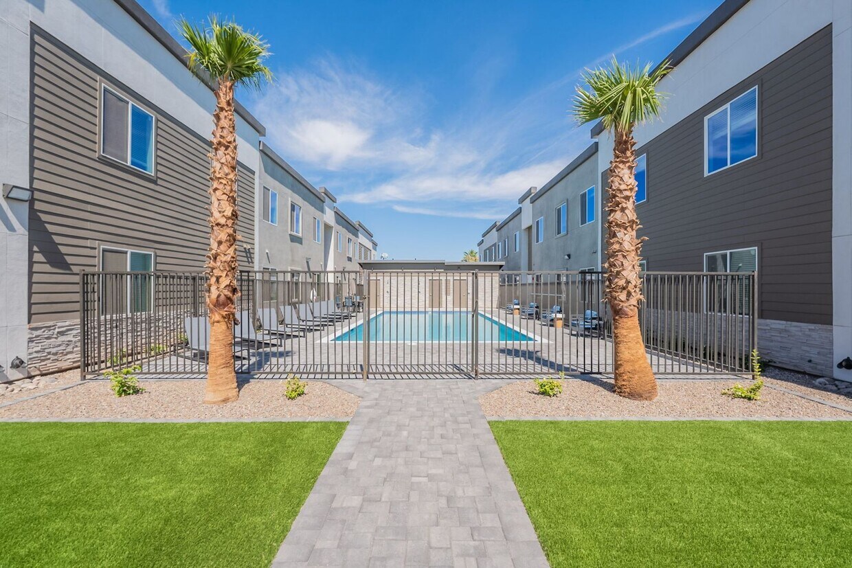 Foto principal - The Flats at 45th Ave