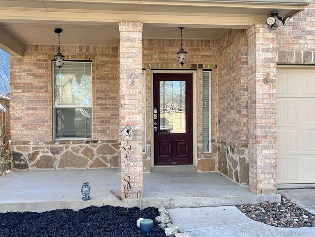 Building Photo - Spacious 4 BRM in Schertz - Mature Trees and Storage