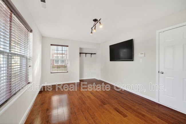 Building Photo - 83 3rd Ave NW