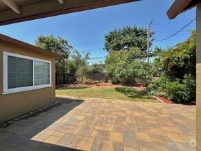 Building Photo - 3920 Branson Dr