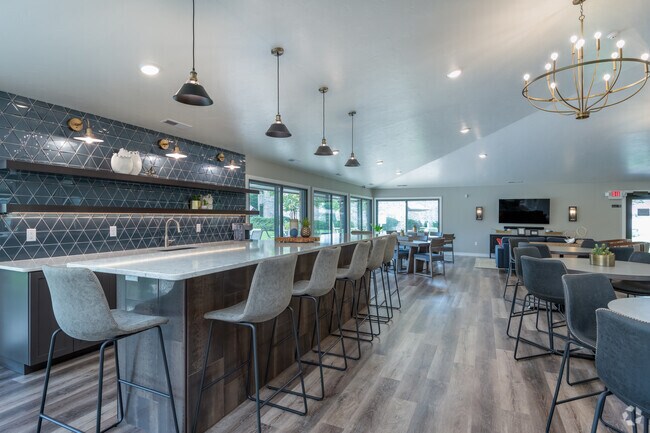 Casa club - Cedar Lake Apartments