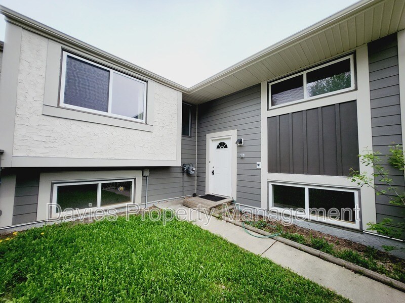 Primary Photo - 405 Willow Ct NW