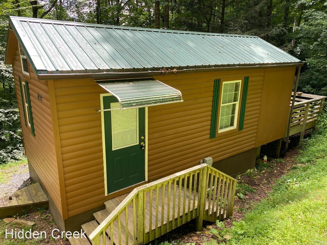 Primary Photo - 493 Rainbow Mountain Rd