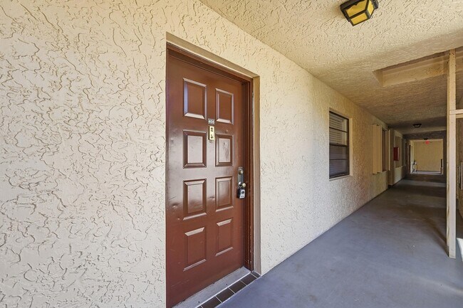 Foto del edificio - 10501 W Broward Blvd
