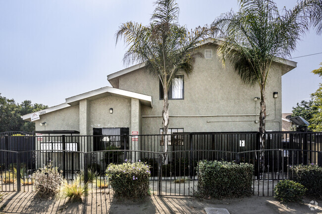 Entrance - 2826 Cogswell Rd