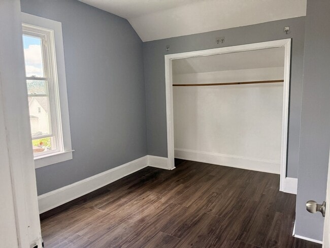 Building Photo - 270 Stetson St