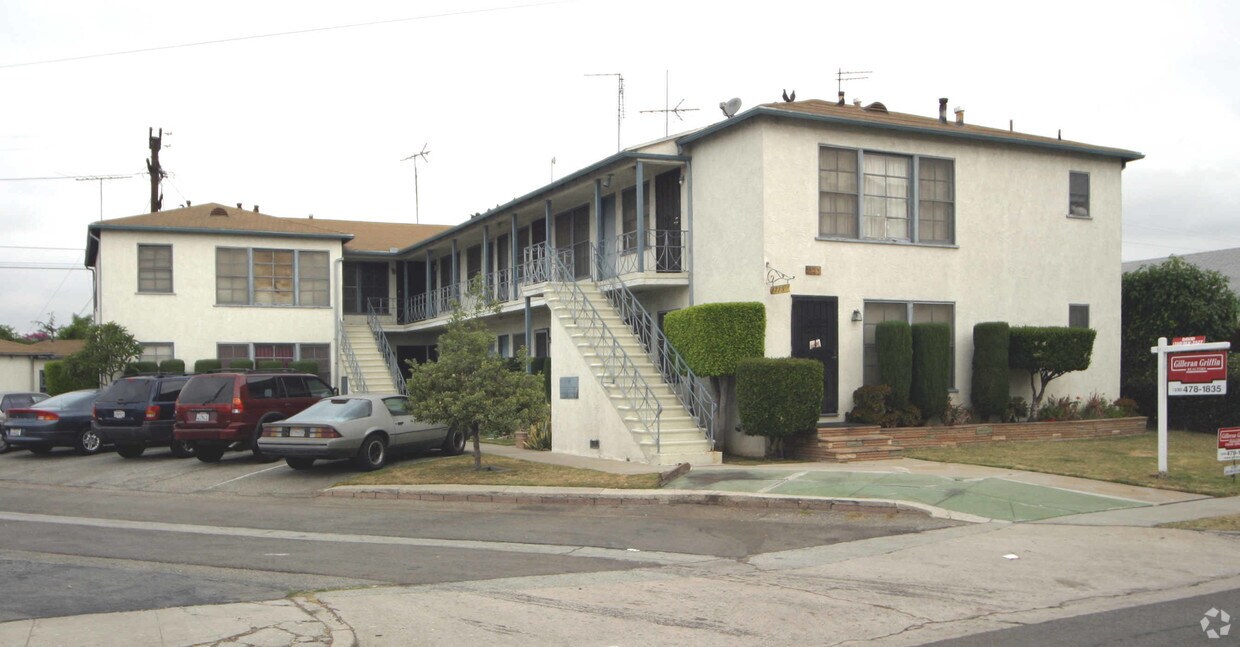 Primary Photo - 1715 Ellsmere Ave
