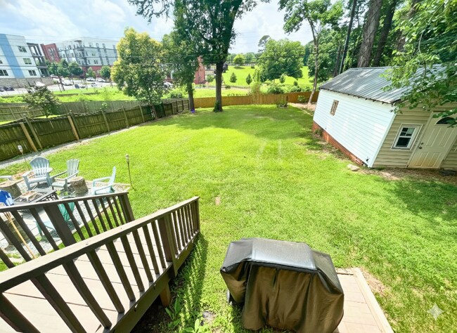 Foto del edificio - 1429 Lyon Ct