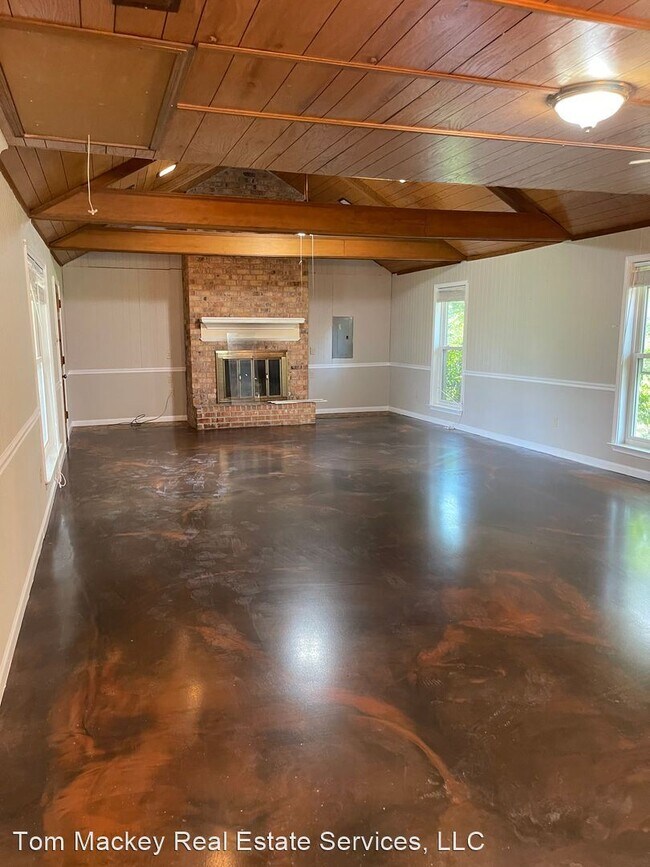 Building Photo - 4 br, 2 bath House - 9929 Mint Dr.