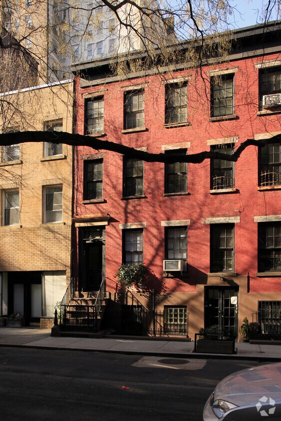 Building Photo - 176 Waverly Pl