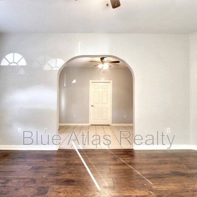 Building Photo - 2937 S Adams St