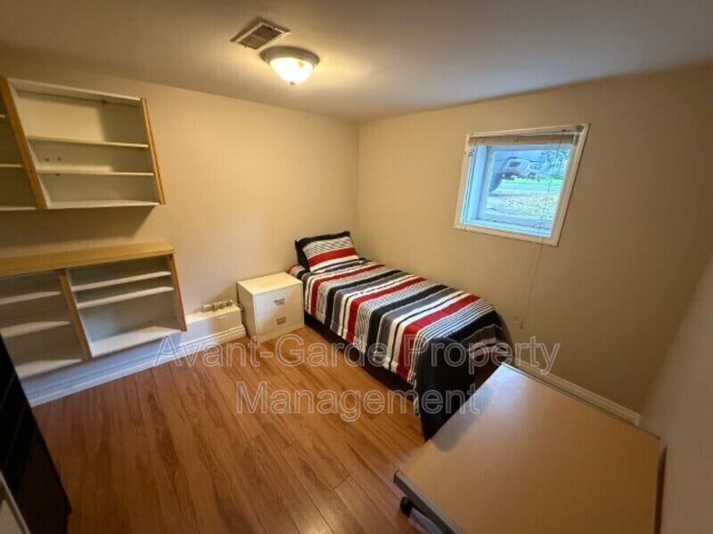 Primary Photo - 13003-13117 117 Ave NW