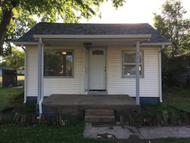 Building Photo - 751 N Sheridan