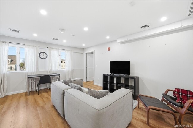 Building Photo - 62 South St