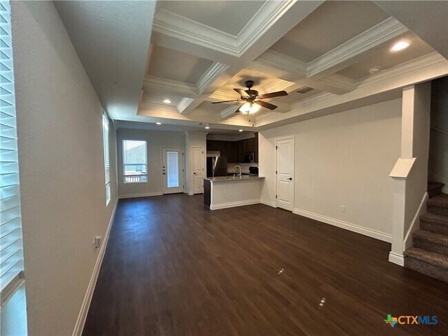 Building Photo - 320 Untermaier St