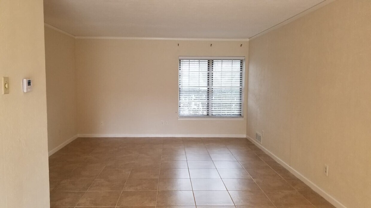 330 Park Brook Dr, Dallas, TX 75218 Townhome Rentals in Dallas TX