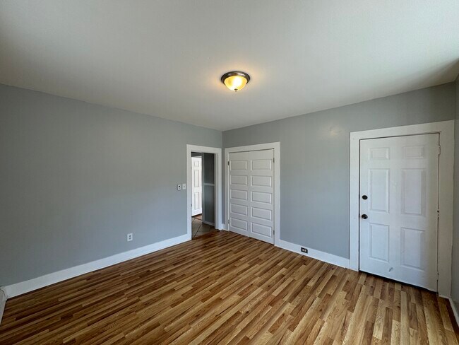Building Photo - 87 Hilldale Ave