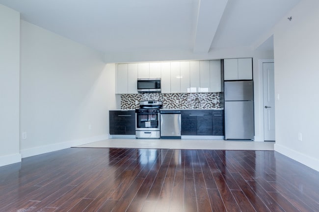 Building Photo - 1122 Chestnut Avenue