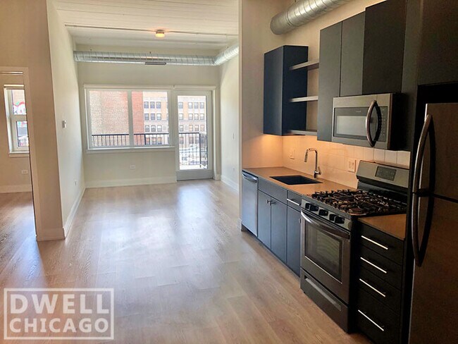 Foto del edificio - 945 W Belmont Ave