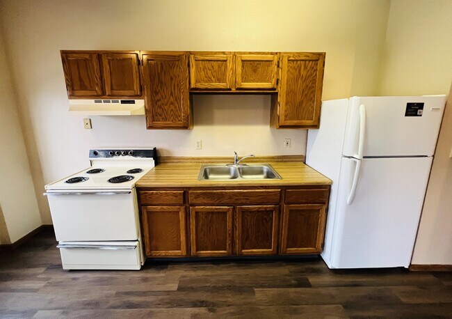 Building Photo - 10 9th Ave SE