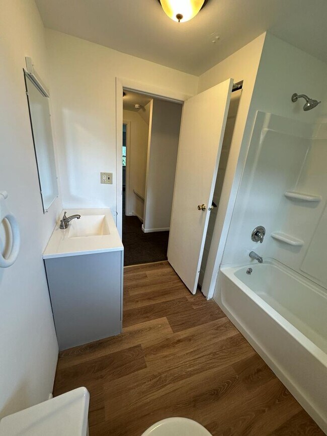 Foto del edificio - 170 Ashford Dr