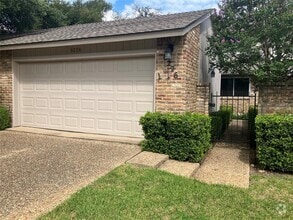 Building Photo - 8226 Summer Side Dr