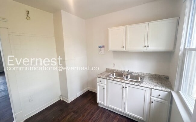 Foto del edificio - 3353 E 132nd St