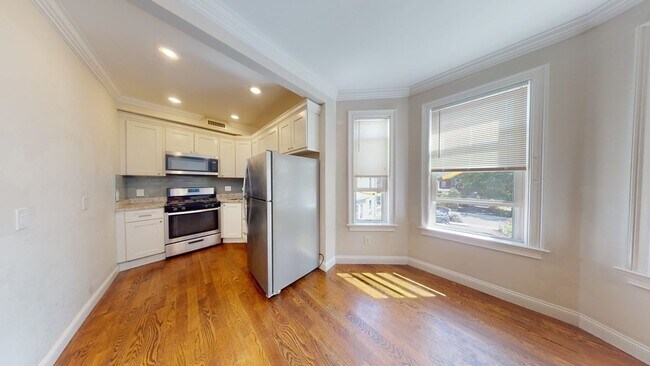 Building Photo - 18 Perrin St