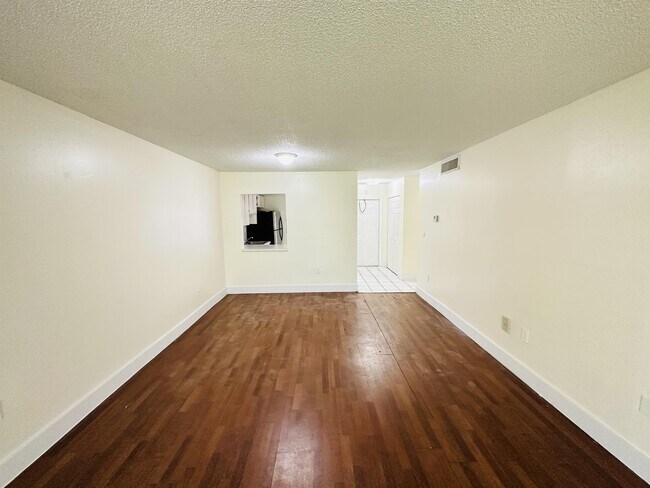 Foto del edificio - 505 NW 177th St