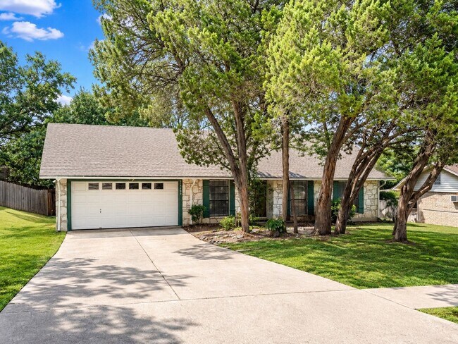 Foto del edificio - Spacious 3/2 Rental in North East Independent School District with Stone Fireplace, Covered Patio...