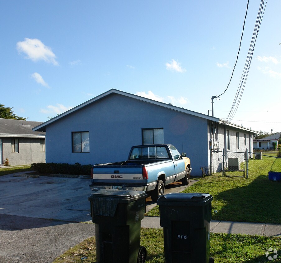 Building Photo - 180 NW 14th Ave