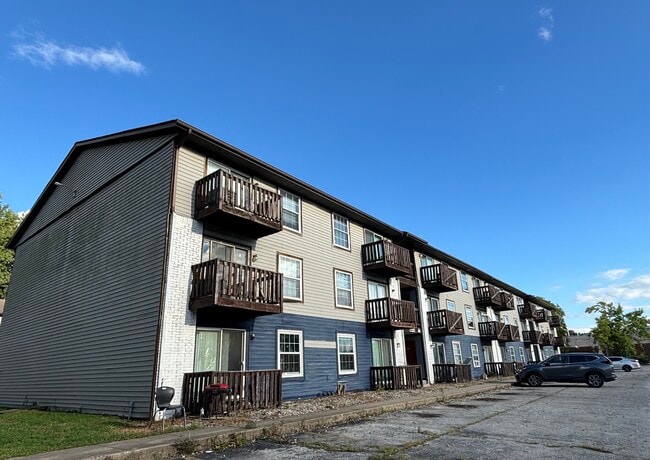 Building Photo - 320 Brown St