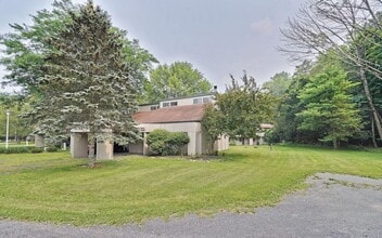 Building Photo - 217 Evergreen Ct