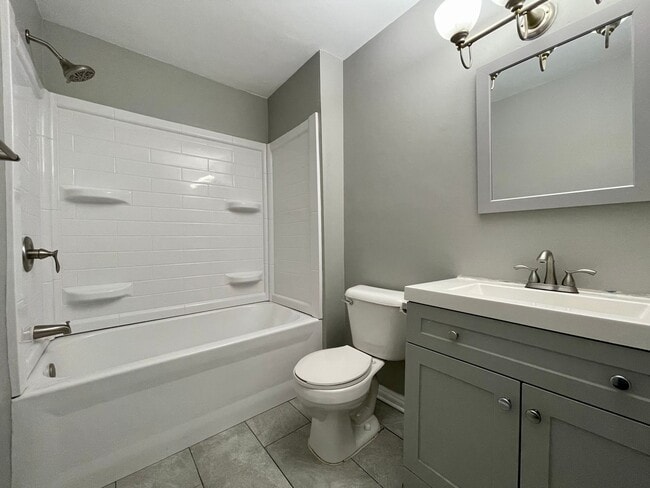 Foto del edificio - Spacious 5 Bedroom 2 Bathroom Home in New ...