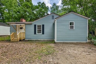 Building Photo - 2218 Holt Dr