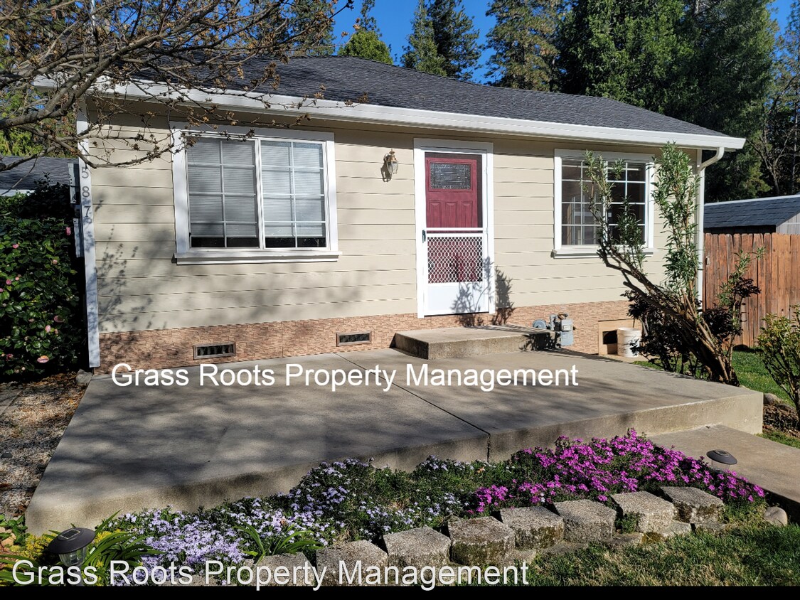 Primary Photo - 3 br, 2 bath House - 10587 Oak Street