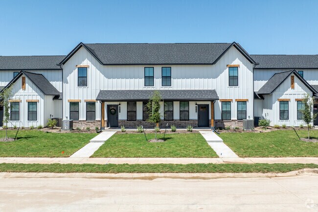 Molinos de Charleston - Charleston Mills Luxury Townhomes