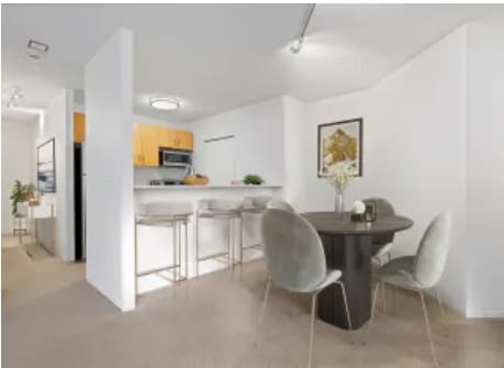 Building Photo - 754 N Dearborn St