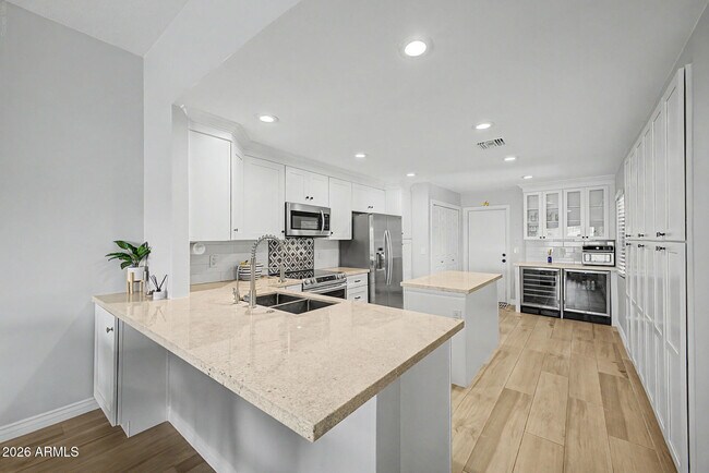 Building Photo - 7972 E Cactus Wren Rd