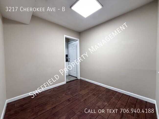 Building Photo - 3217 Cherokee Ave