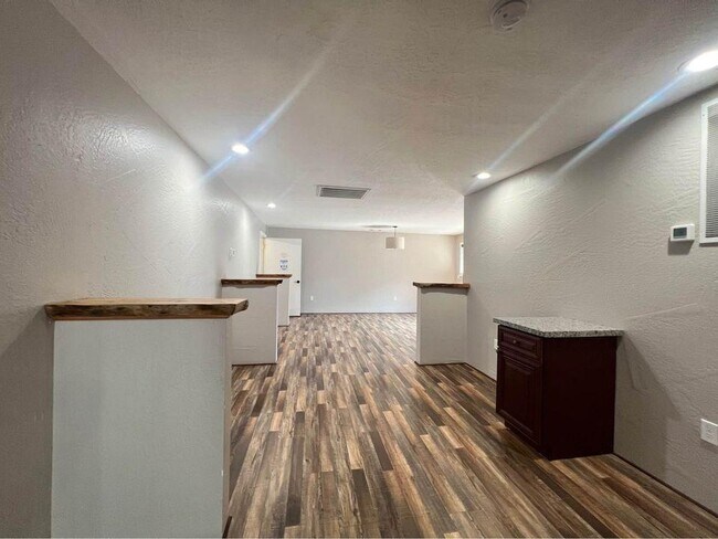 Foto del edificio - 1480 Rogue River Hwy