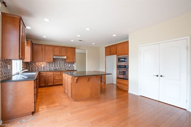 Building Photo - 6 br, 4 bath House - 30825 Park Vista Circle