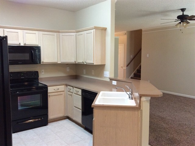 Foto del edificio - 6043 Shining Oak Ln