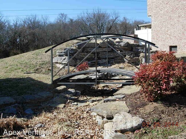 Foto del edificio - 743 Spence Enclave Ln