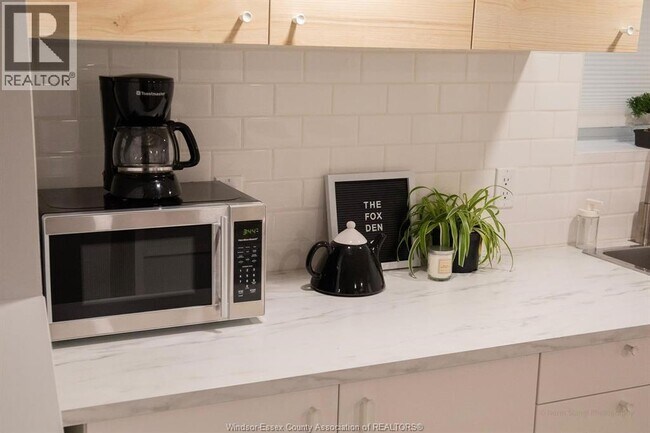 Building Photo - 758 Pierre Ave