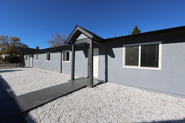 Building Photo - 761 Almond St